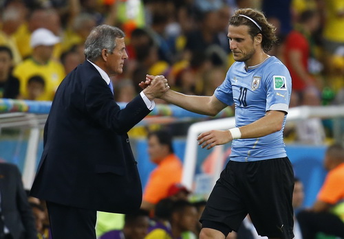 HLV Tabarez không nghĩ Uruguay thua vì thiếu Suarez