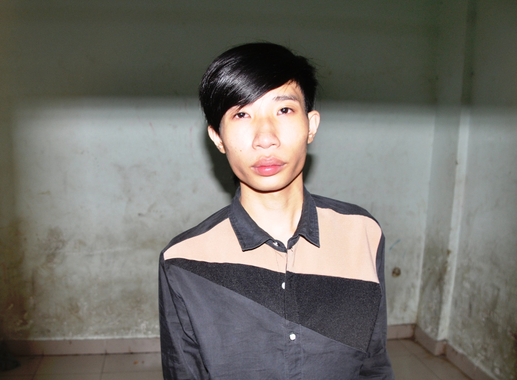 v&agrave; Phạm Phước Th&ocirc;ng tại c&ocirc;ng an.