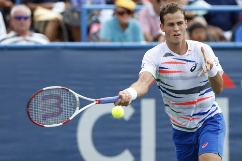 Vasek Pospisil vượt qua đối thủ đàn anh Del Potro
