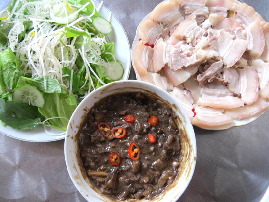 Ngon ngon… mắm ruột cá ngừ