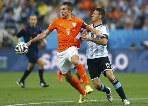 Van Persie trong trận bán kết với Argentina