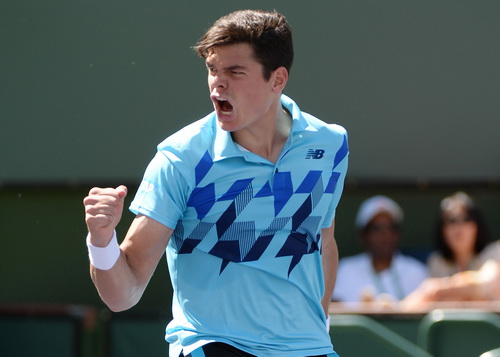 Milos Raonic giành quyền vào tứ kết