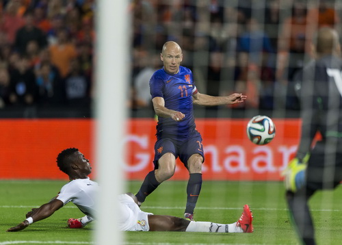 Robben chơi x&ocirc;ng x&aacute;o nhất trong th&agrave;nh phần H&agrave; Lan