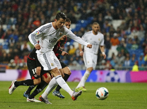 Ronaldo mở tỉ số trận đấu, khởi đầu cơn mưa b&agrave;n thắng trước Vallecano