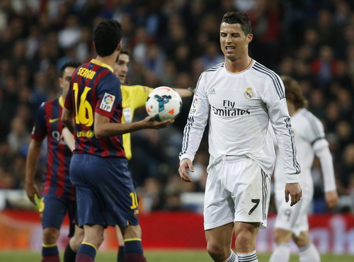 Ronaldo chê trọng tài không đủ trình độ và ốm yếu