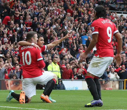 Rooney và đồng đội vui mừng au bàn mở tỉ ố