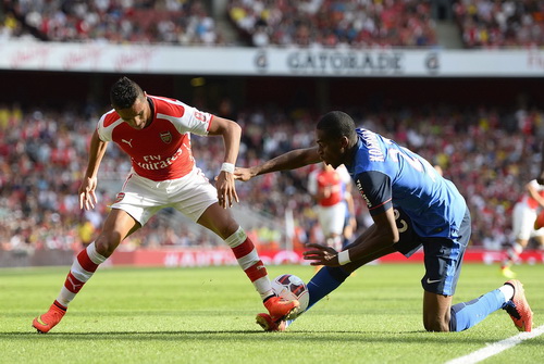 Sanchez g&aacute;nh trọng tr&aacute;ch tr&ecirc;n h&agrave;ng c&ocirc;ng Arsenal