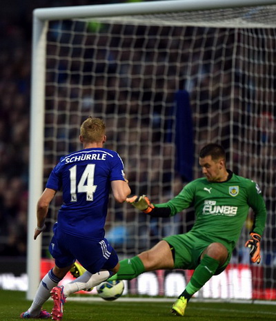 Pha ghi b&agrave;n của Andre Schurrle