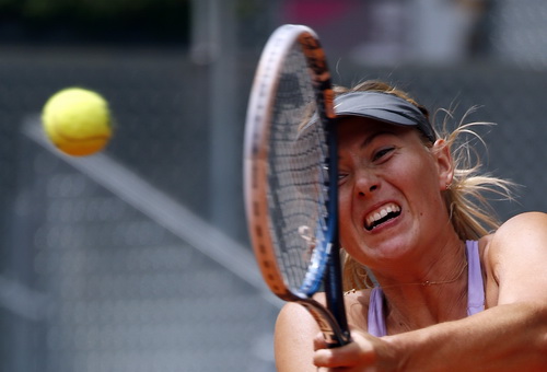 Sharapova thắng chật vật McHale