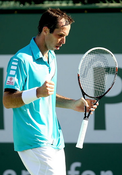 Radek Stepanek c&oacute; trận ra qu&acirc;n chật vật