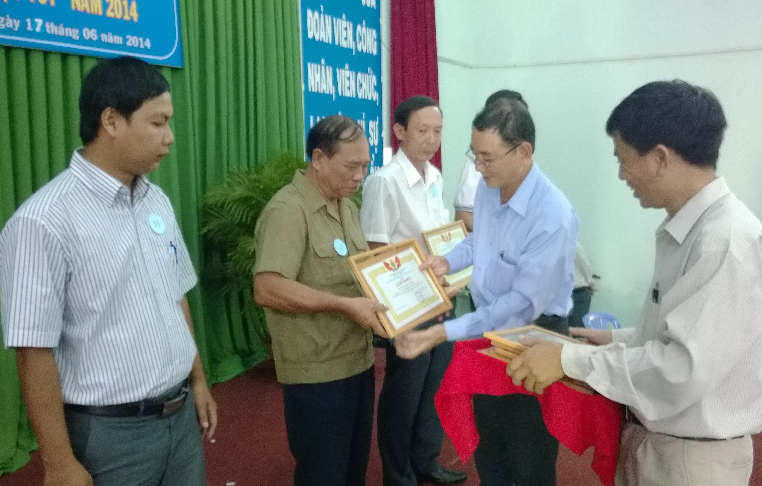 Tuyên dương 48 gương điển hình
