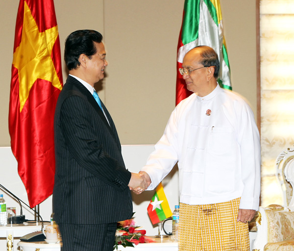 Thủ tướng Nguyễn Tấn Dũng hội kiến với Tổng thống nước chủ nhà Myanmar U Thein Sein - Ảnh: Đức Tám