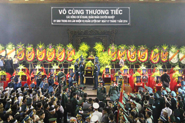 V&ocirc; c&ugrave;ng thương tiếc 18 chiến sĩ hy sinh trong khi thực hiện nhiệm vụ huấn luyện