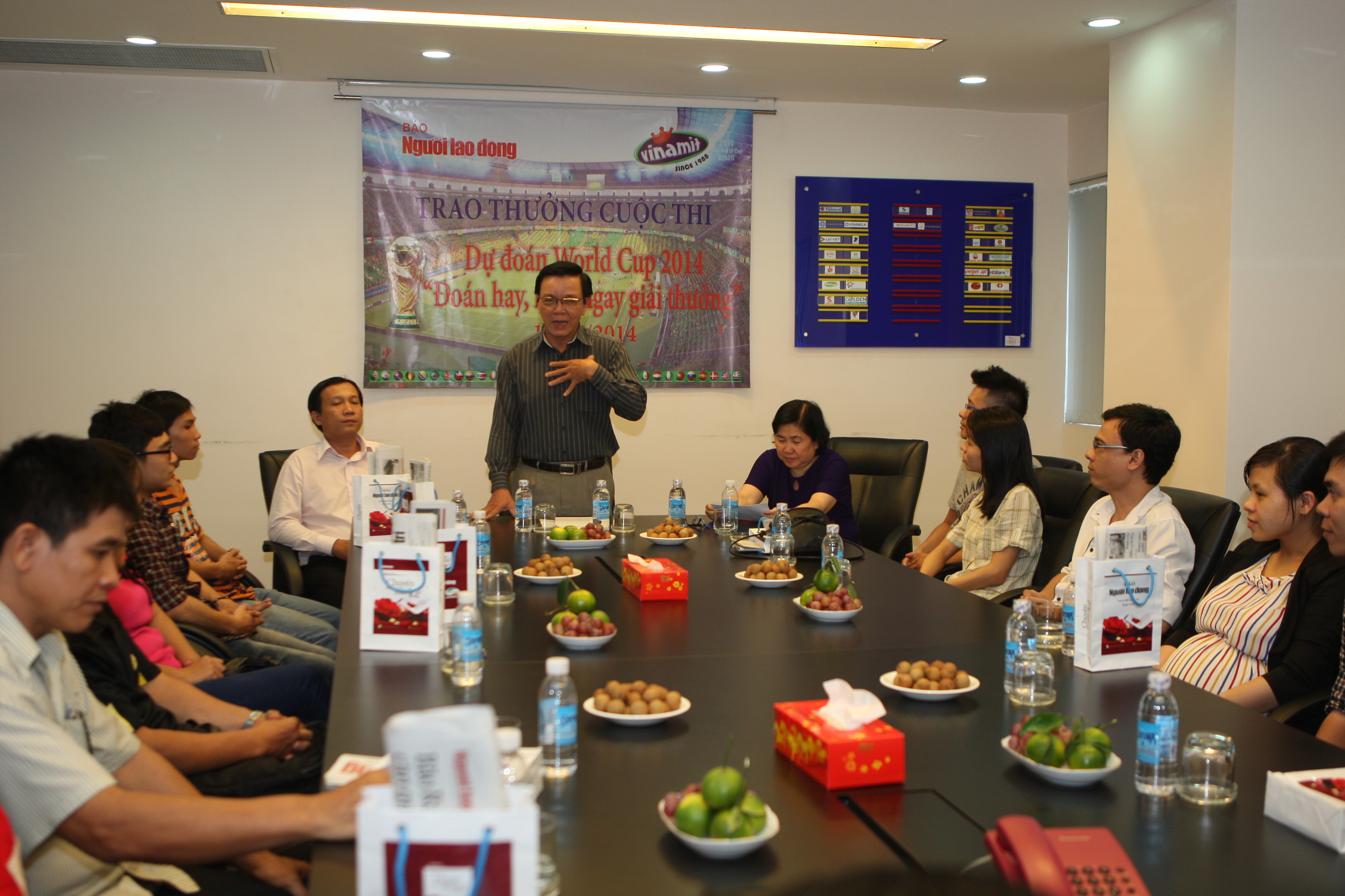 Lễ tổng kết v&agrave; trao giải cuộc thi Đo&aacute;n hay, rinh ngay giải thưởng World Cup 2014 của b&aacute;o Người Lao Động