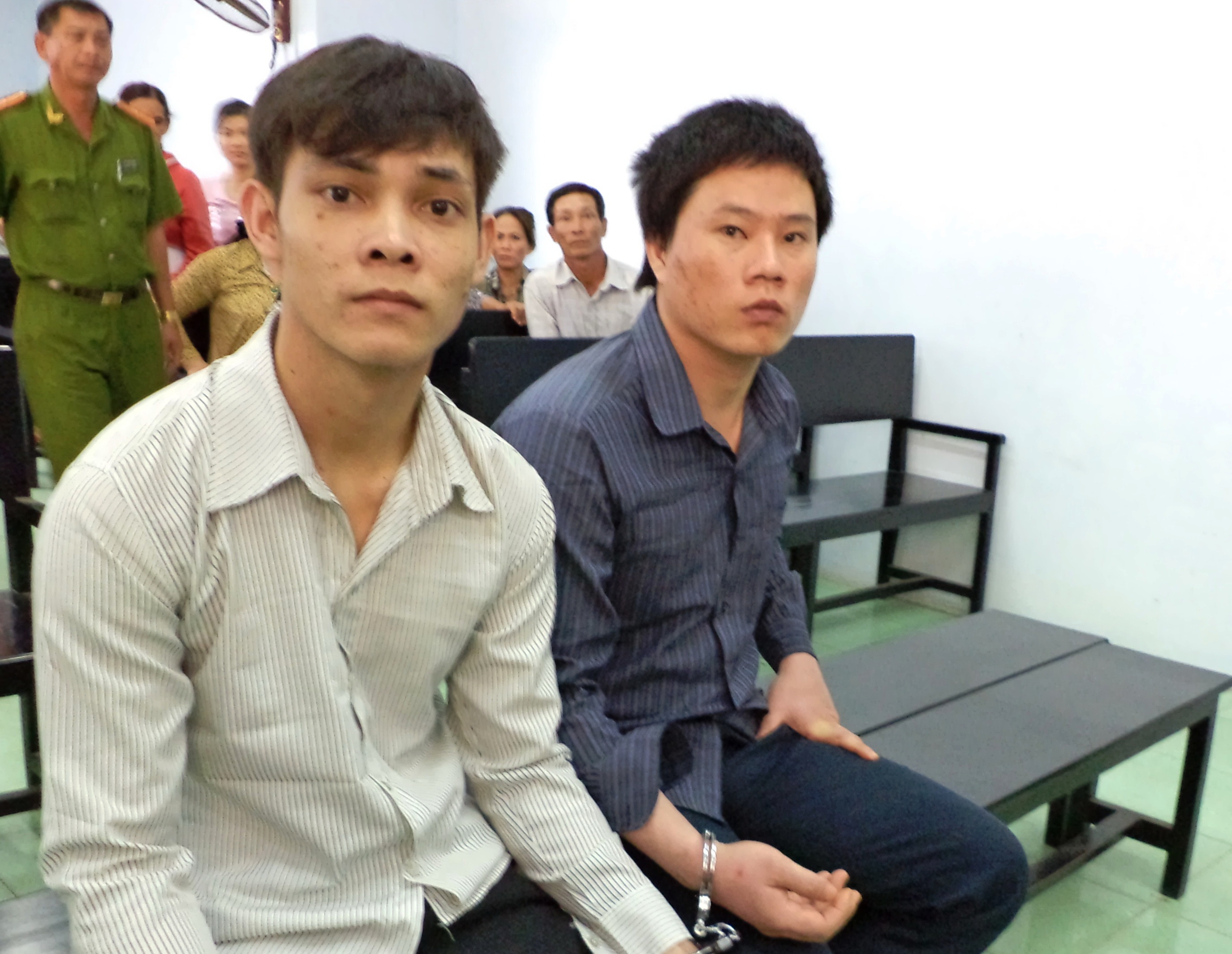 Tòa hoãn vì luật sư chưa tiếp cận được hồ sơ vụ án