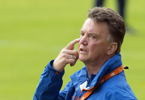 M.U chính thức bổ nhiệm HLV Louis van Gaal