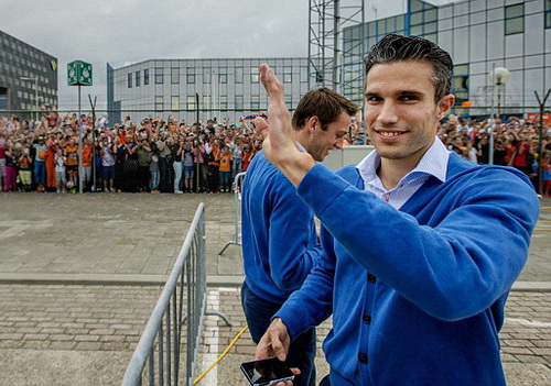 Van Persie thấm mệt, bỏ chuyến du đấu Mỹ với M.U