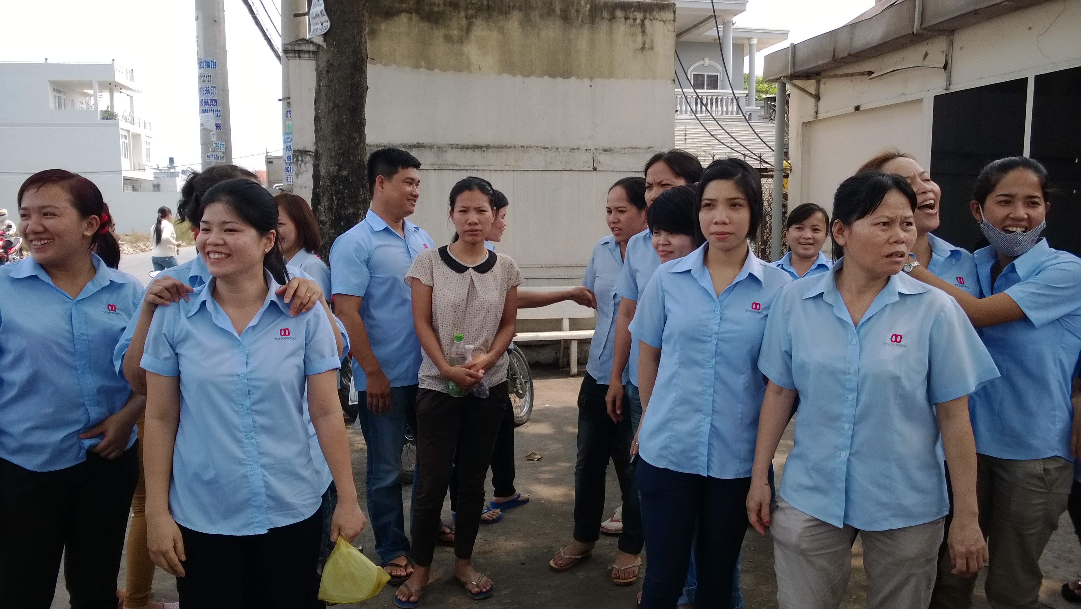 C&ocirc;ng nh&acirc;n C&ocirc;ng ty Young Woo bị o &eacute;p quyền lợi trong một thời gian d&agrave;i ẢNH: MAI CHI