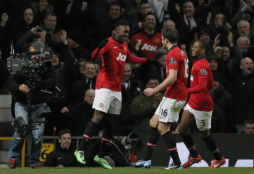 “Thần đồng” Januzaj tỏa sáng, “Quỷ đỏ” vượt khó ở Old Trafford