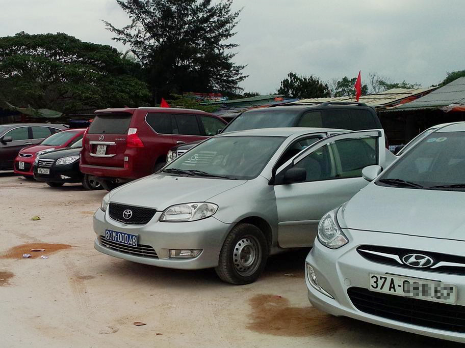 Để xe công đi lễ chùa, Giám đốc Sở phải chịu trách nhiệm