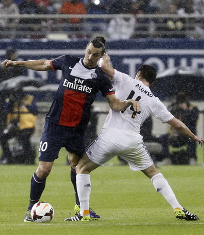 Ibrahimovic kh&ocirc;ng muốn rời PSG để đến Man United