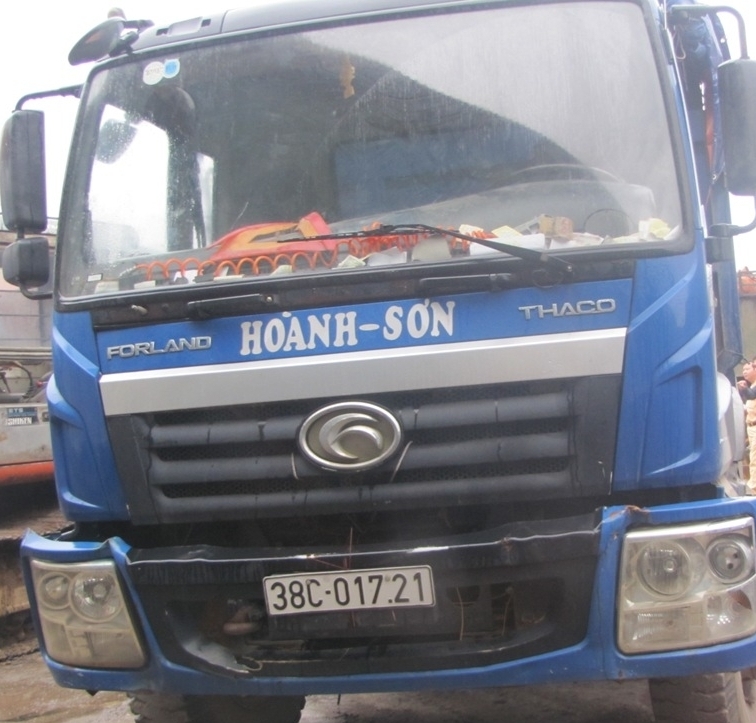 Chiếc xe tải g&acirc;y tai nạn.Ảnh: Nguy&ecirc;n Dũng