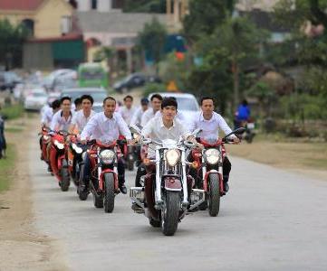 Truy tìm dàn mô tô “khủng” vi phạm trong đám cưới con đại gia