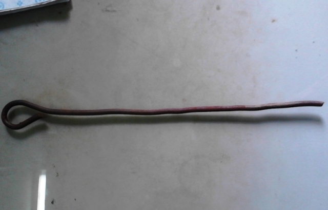Đi chăn trâu, bé trai bị thanh sắt cắm sâu vào hậu môn 10 cm
