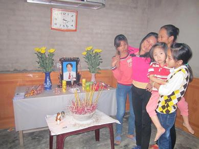 Bỏ mặc lao động ở xứ người, bố vợ và con rể bị bắt