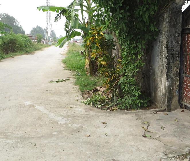 Bé trai 2 ngày tuổi bị bỏ rơi ven đường