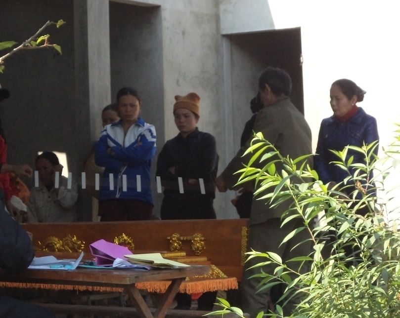 Nhậu say, đánh vợ bị đâm chết