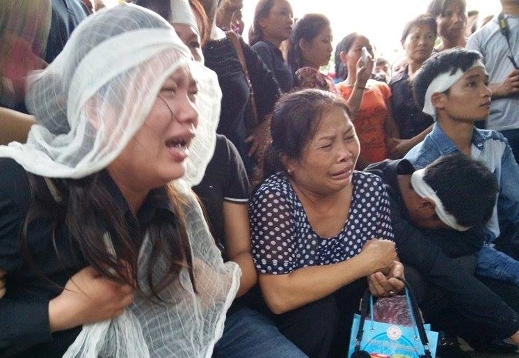 Người th&acirc;n đau x&oacute;t trước sự ra đi của trung &uacute;y Hợi.