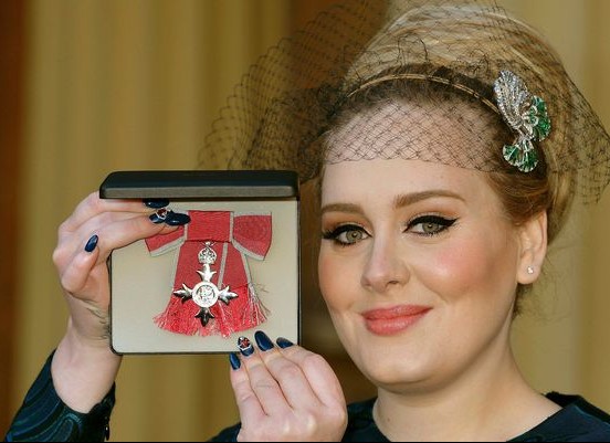 Nghỉ cả năm, Adele vẫn là ca sĩ giàu có