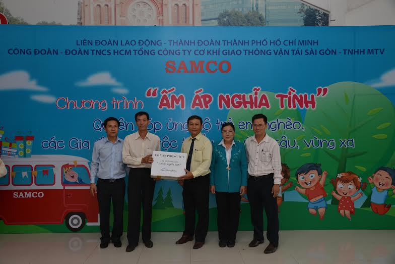 Tuyên dương con CNVC-LĐ vượt khó, học giỏi