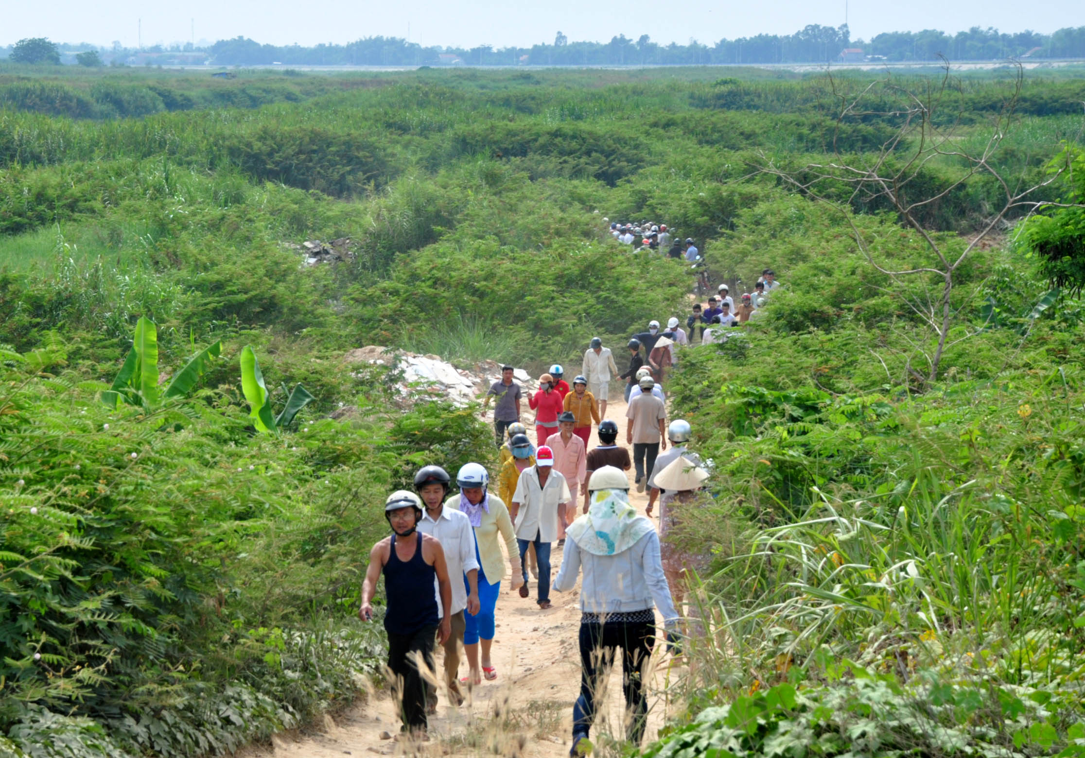Một thanh niên bị sát hại dã man dưới chân cầu