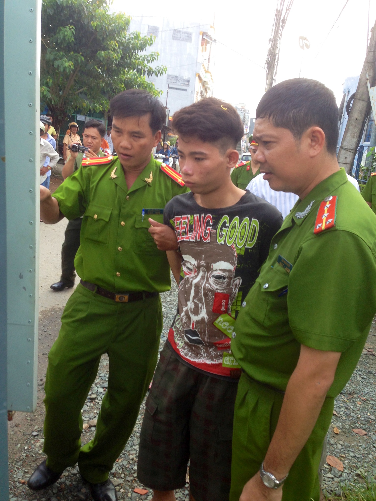 Không phát hiện trinh sát theo đuôi vì mải mê... cướp giật!