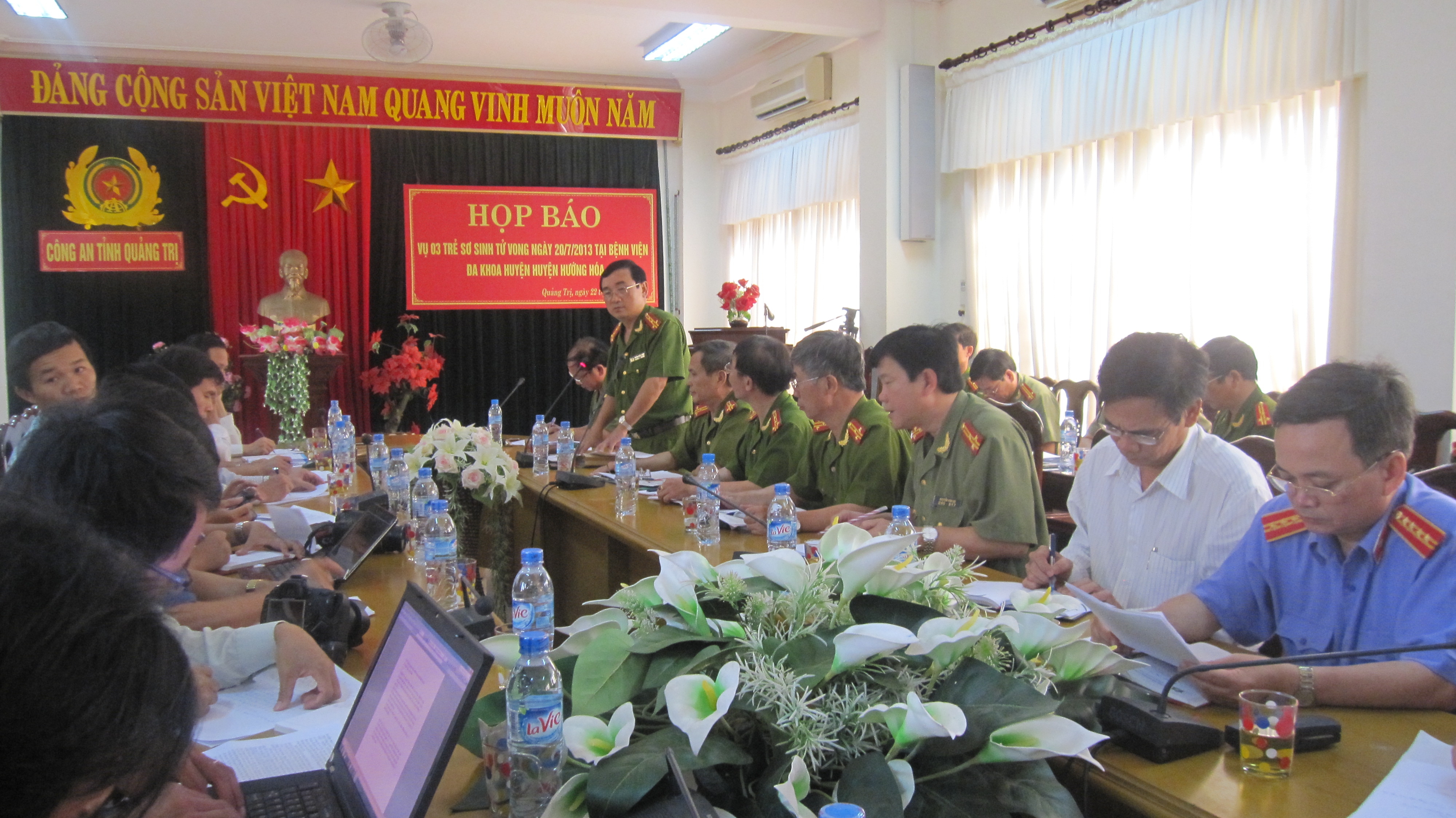 Vụ ba trẻ chết sau tiêm vắc xin: Làm giả hiện trường để đối phó công an