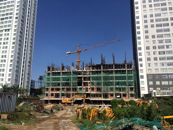 Block cuối c&ugrave;ng của dự &aacute;n đ&atilde; x&acirc;y dựng đến tầng 9, dự kiến đến qu&yacute; I/2016 sẽ b&agrave;n giao nh&agrave;.