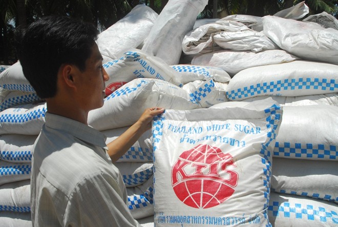 Những bao đường Th&aacute;i Lan được ng&agrave;nh chức năng An Giang bắt giữ.