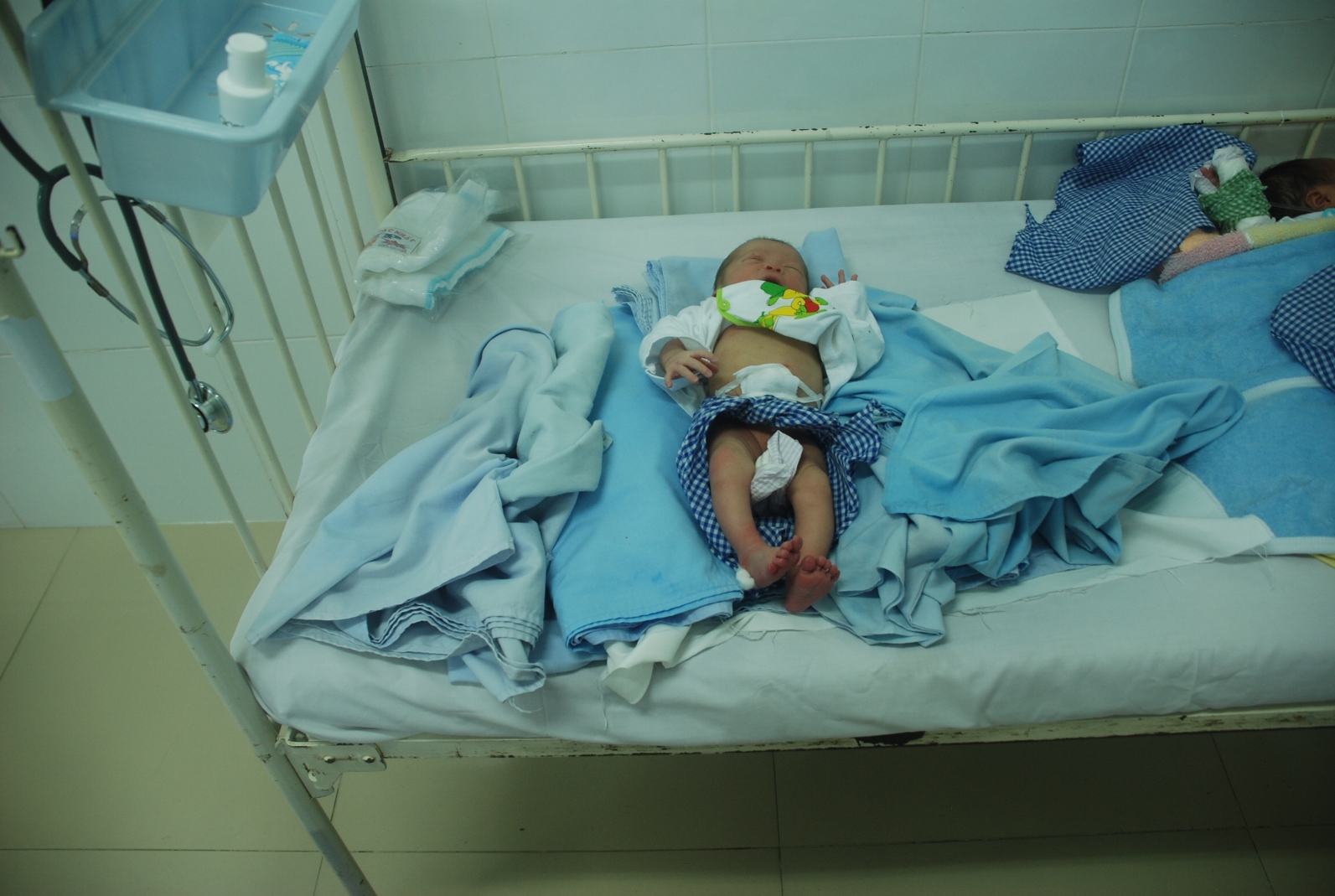 Sức khỏe của ch&aacute;u b&eacute; hiện đ&atilde; dần ổn định