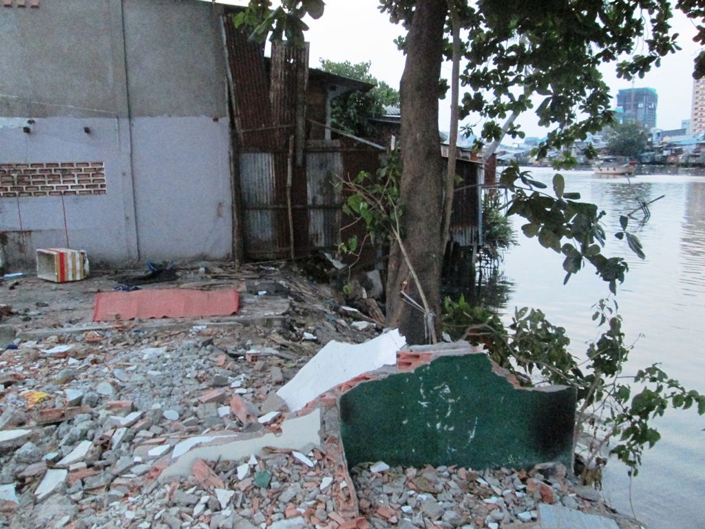 Bị truy bắt, kẻ trộm nhảy xuống kênh, chết đuối