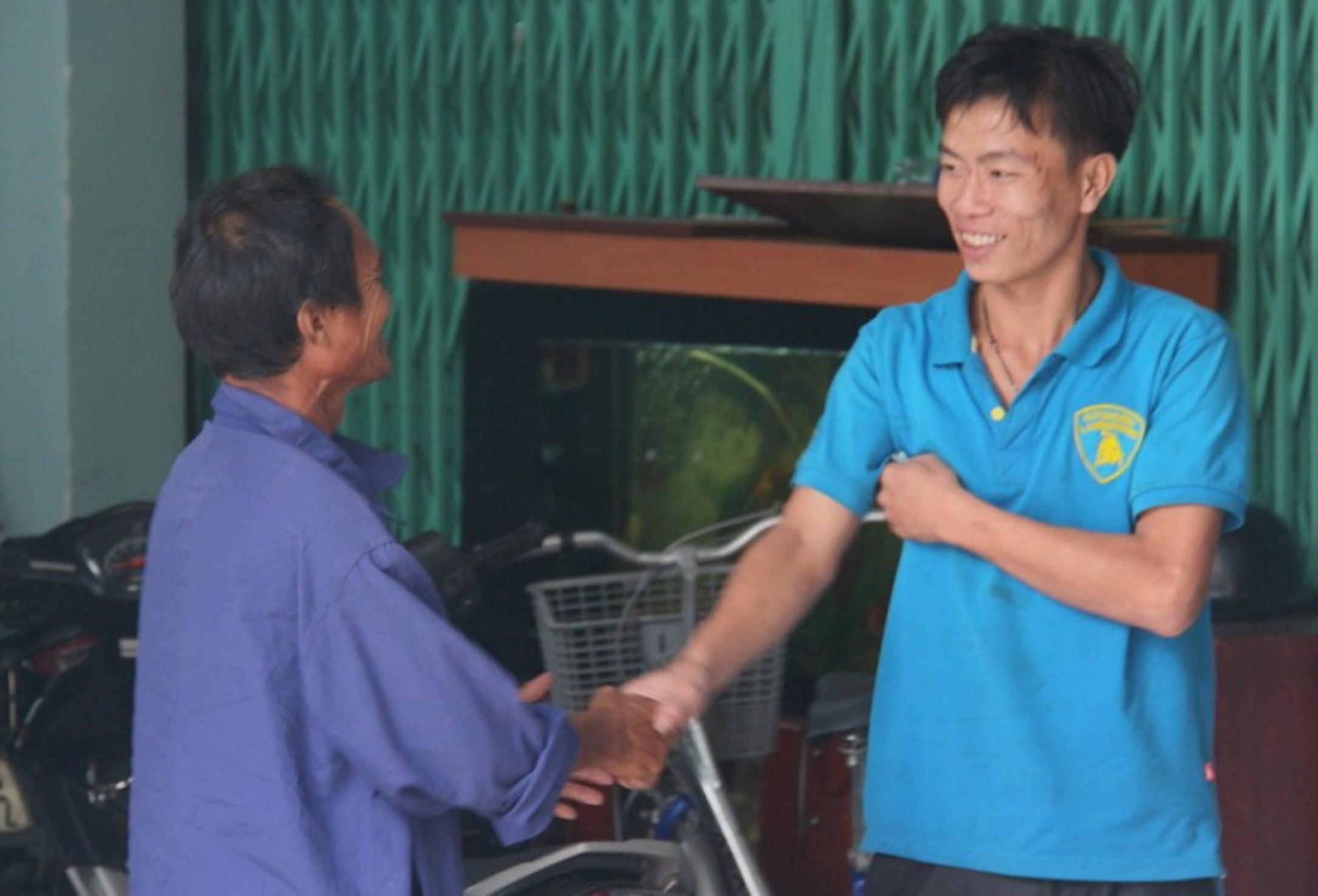 Sau khi nghe giảng giải, thanh niên đã bỏ ý định tự tử