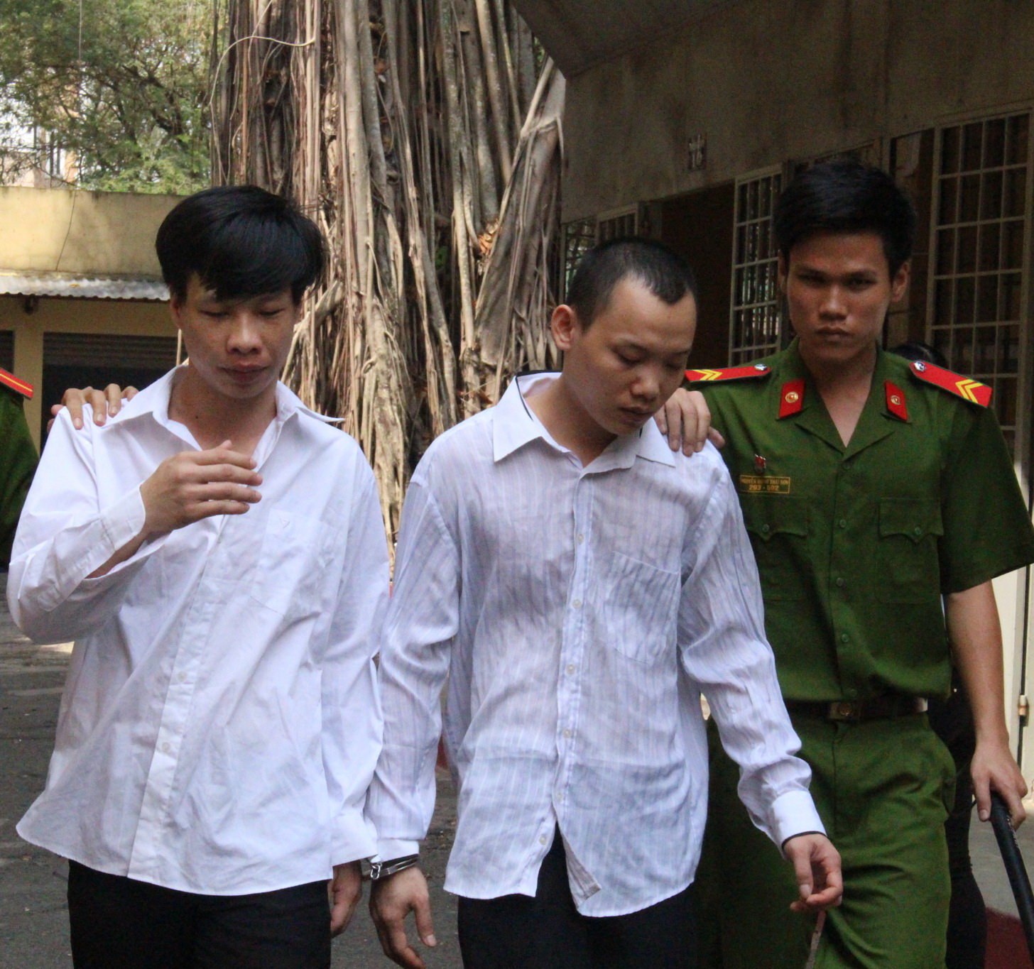 Người giúp việc khống chế cô chủ nhỏ cướp tài sản