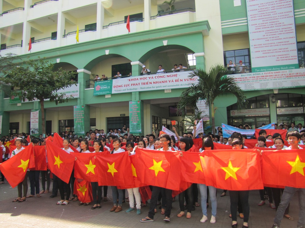 Hàng ngàn thanh niên, sinh viên mít tinh phản đối Trung Quốc