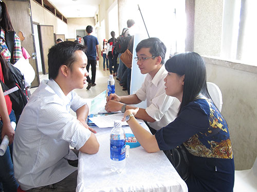 Khó tìm việc làm