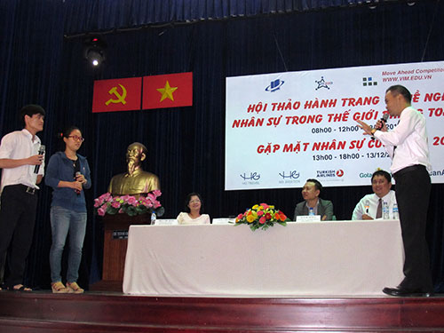 Sinh vi&ecirc;n ng&agrave;nh nh&acirc;n sự của Trường ĐH Mở TP HCM giao lưu với c&aacute;c chuy&ecirc;n gia nh&acirc;n sự