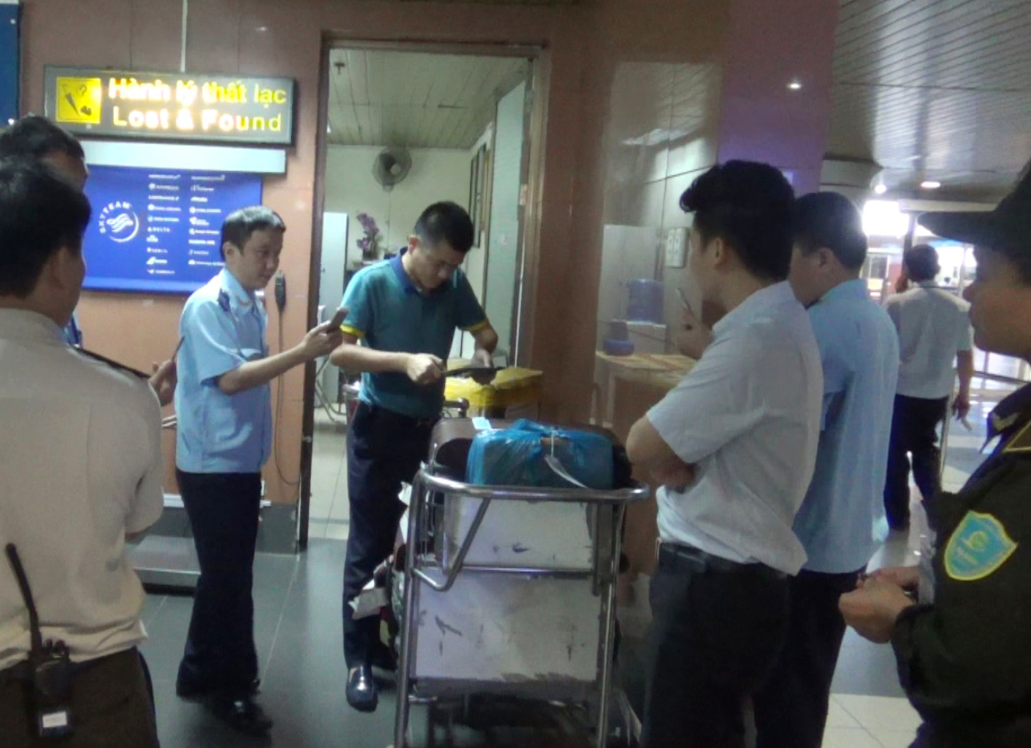 Buộc phải kiểm tra an ninh hàng vô chủ tại sân bay