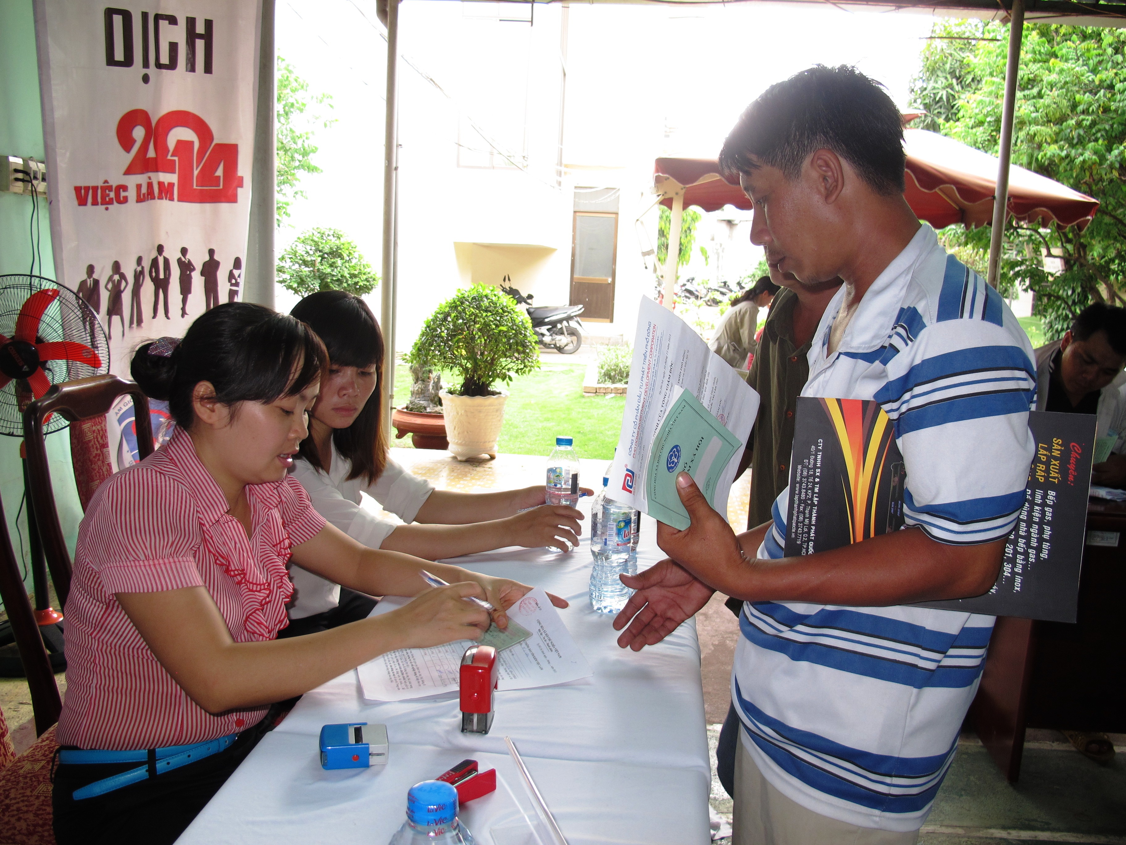 Trung t&acirc;m Dịch vụ việc l&agrave;m TP HCM