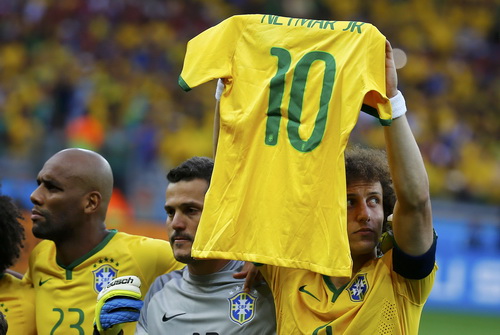 Dunga cho rằng h&agrave;nh động của tuyển Brazil qu&aacute; ủy mị, kh&ocirc;ng ph&ugrave; hợp với World Cup