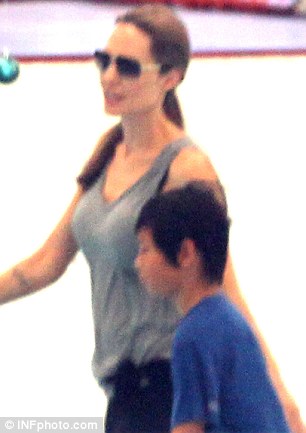 
	Angelina hỗ trợ Pax Thi&ecirc;n